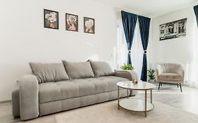 East Side Living & Terrace